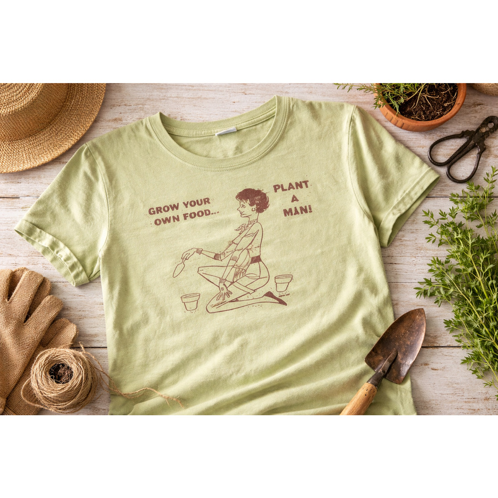 Vintage Novelty Graphic T-Shirt Womens Large “Grow Your Own Dope Plant A Man"